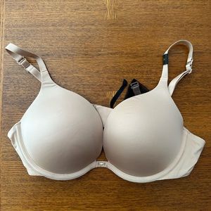Victoria’s Secret Push-Up Bra Size 36C New with tags, Retails 49.95